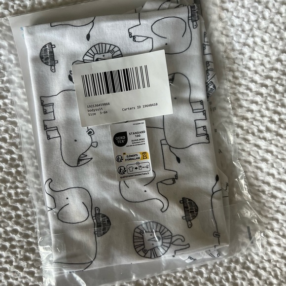 NWT Bundle 2x baby items: Swaddle and Onesie - Picture 6 of 7